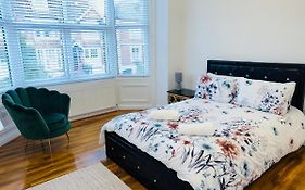 Newly Refurbished Two Bedrooms Flat